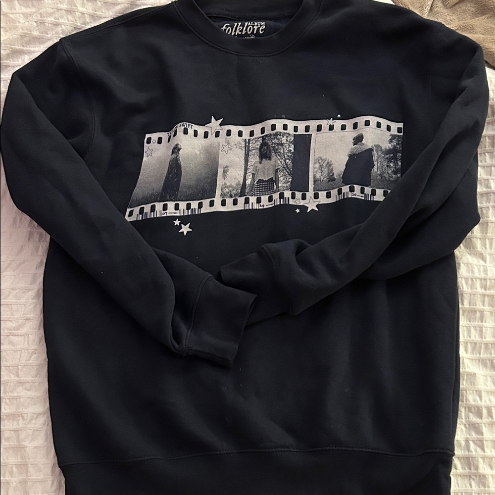 Taylor Swift Black Graphic Sweatshirt